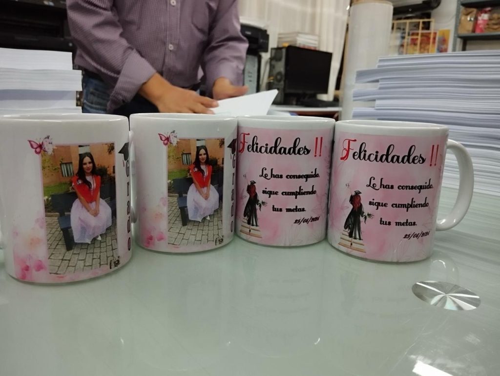 Mugs de celebración de Grado